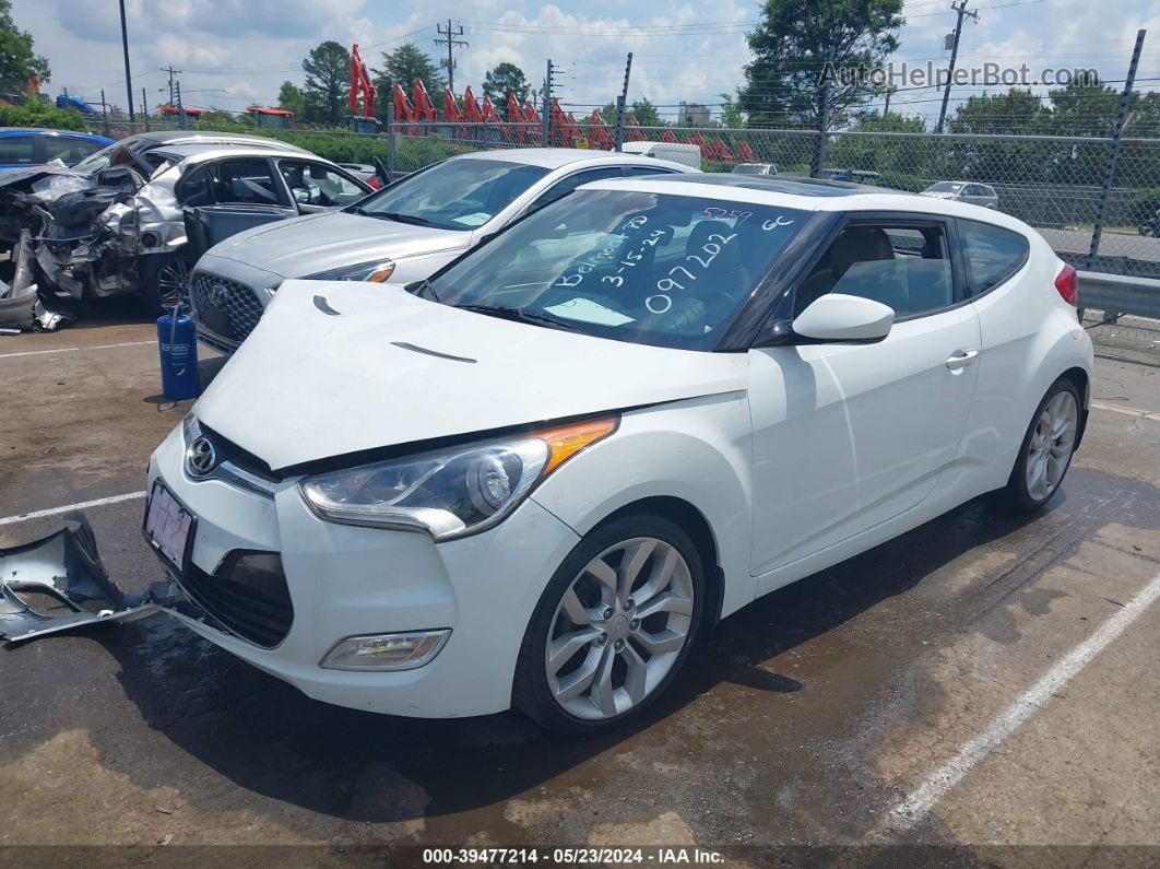 2013 Hyundai Veloster Base W/gray White vin: KMHTC6AD7DU097202