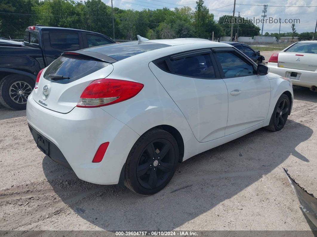 2013 Hyundai Veloster Base W/gray White vin: KMHTC6AD7DU103595