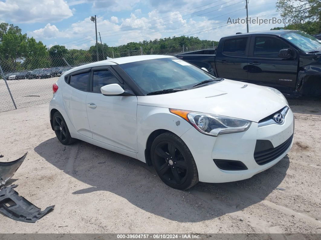 2013 Hyundai Veloster Base W/gray White vin: KMHTC6AD7DU103595