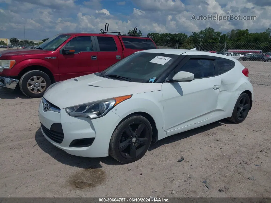 2013 Hyundai Veloster Base W/gray White vin: KMHTC6AD7DU103595