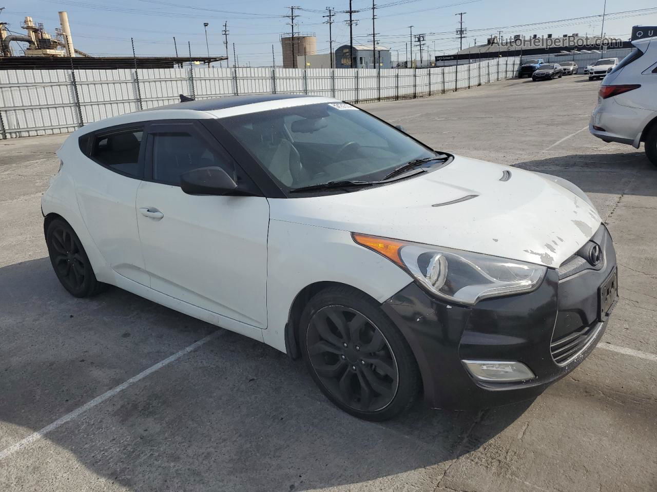 2013 Hyundai Veloster  White vin: KMHTC6AD8DU125475