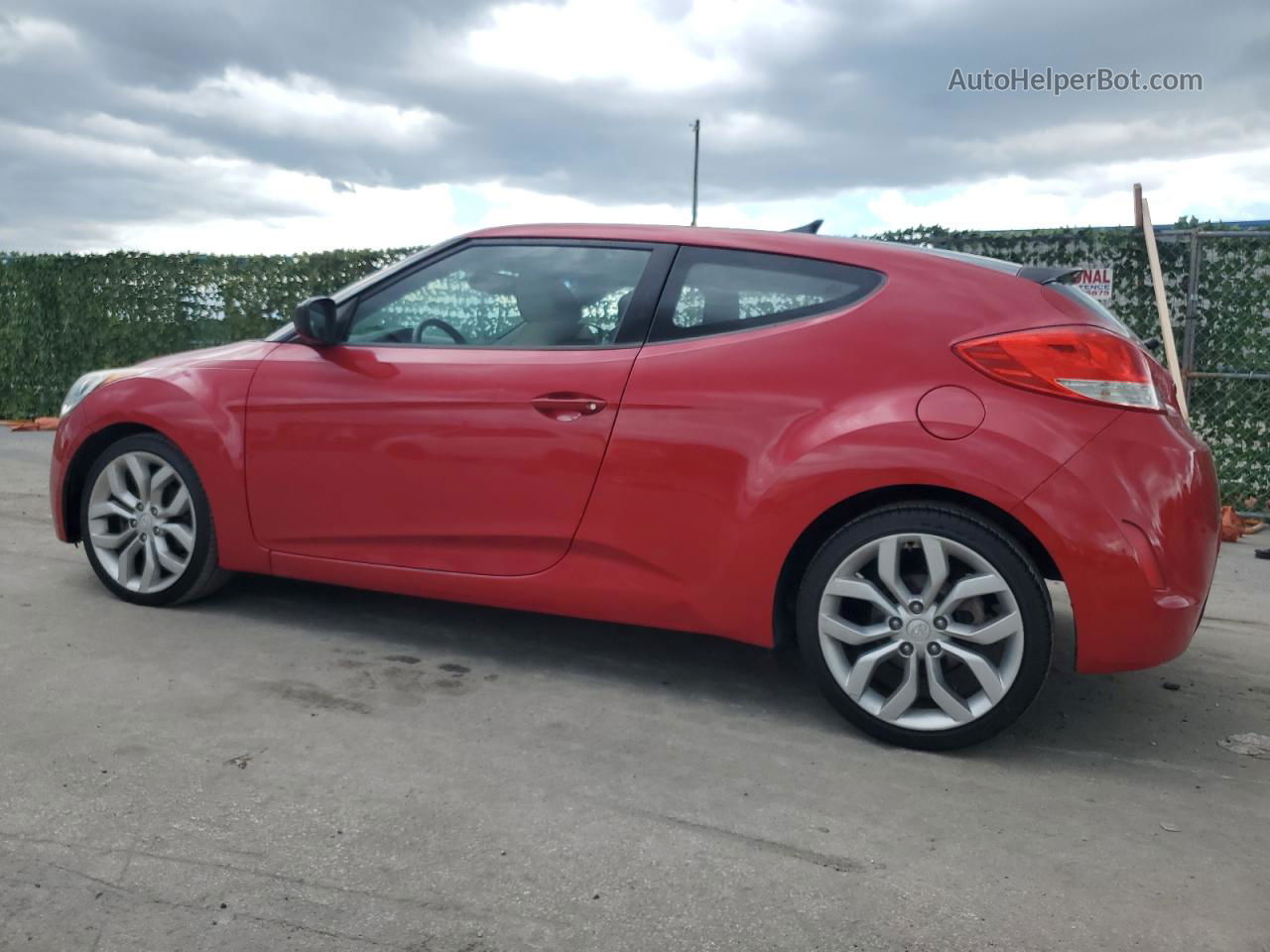 2013 Hyundai Veloster  Red vin: KMHTC6AD8DU165846