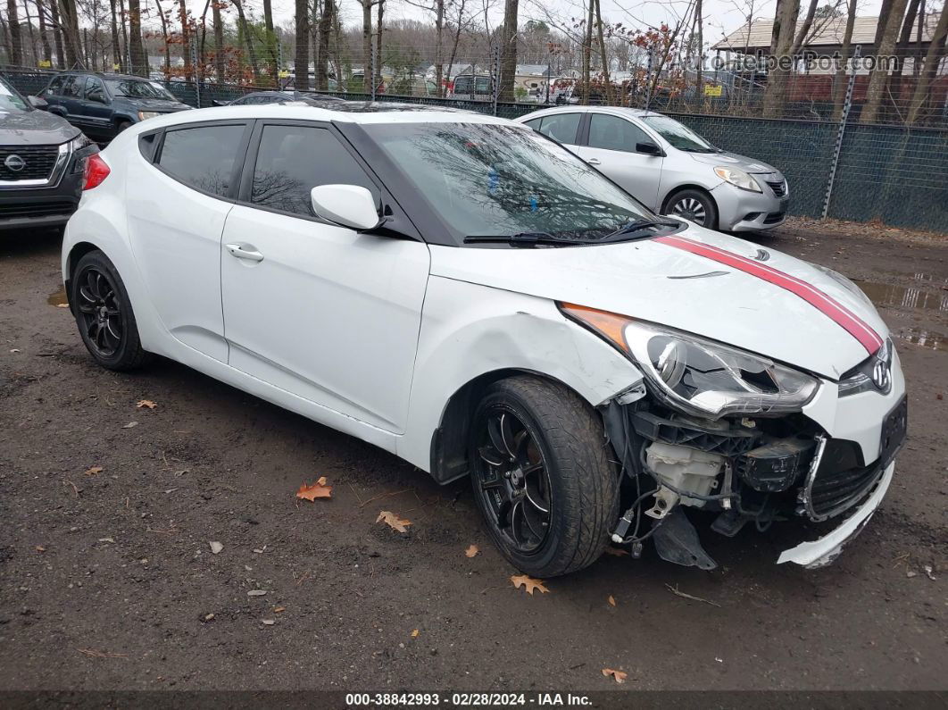 2013 Hyundai Veloster Base W/gray White vin: KMHTC6AD9DU101010