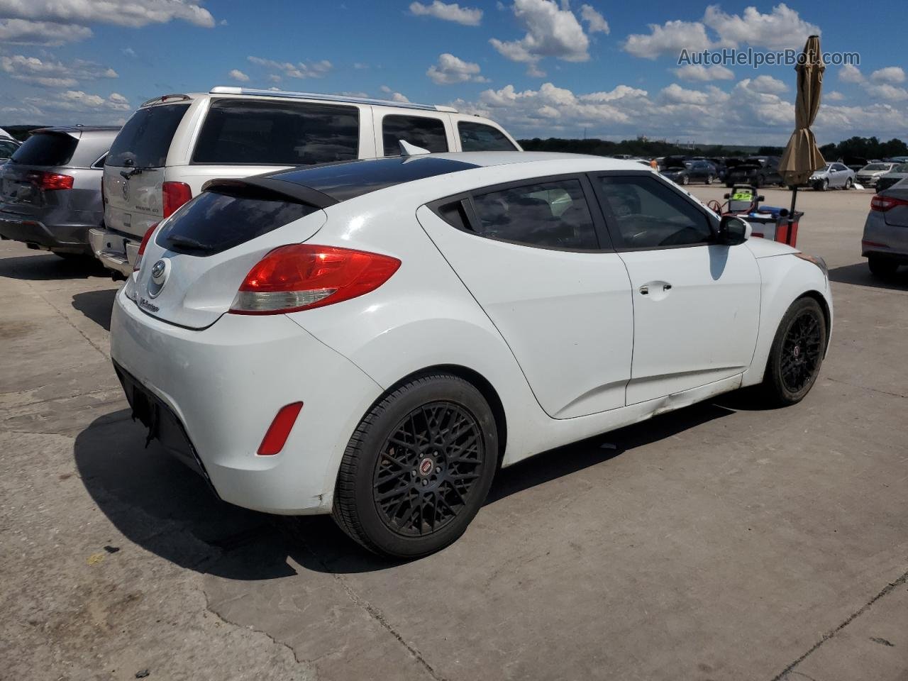 2013 Hyundai Veloster White vin: KMHTC6AD9DU117711