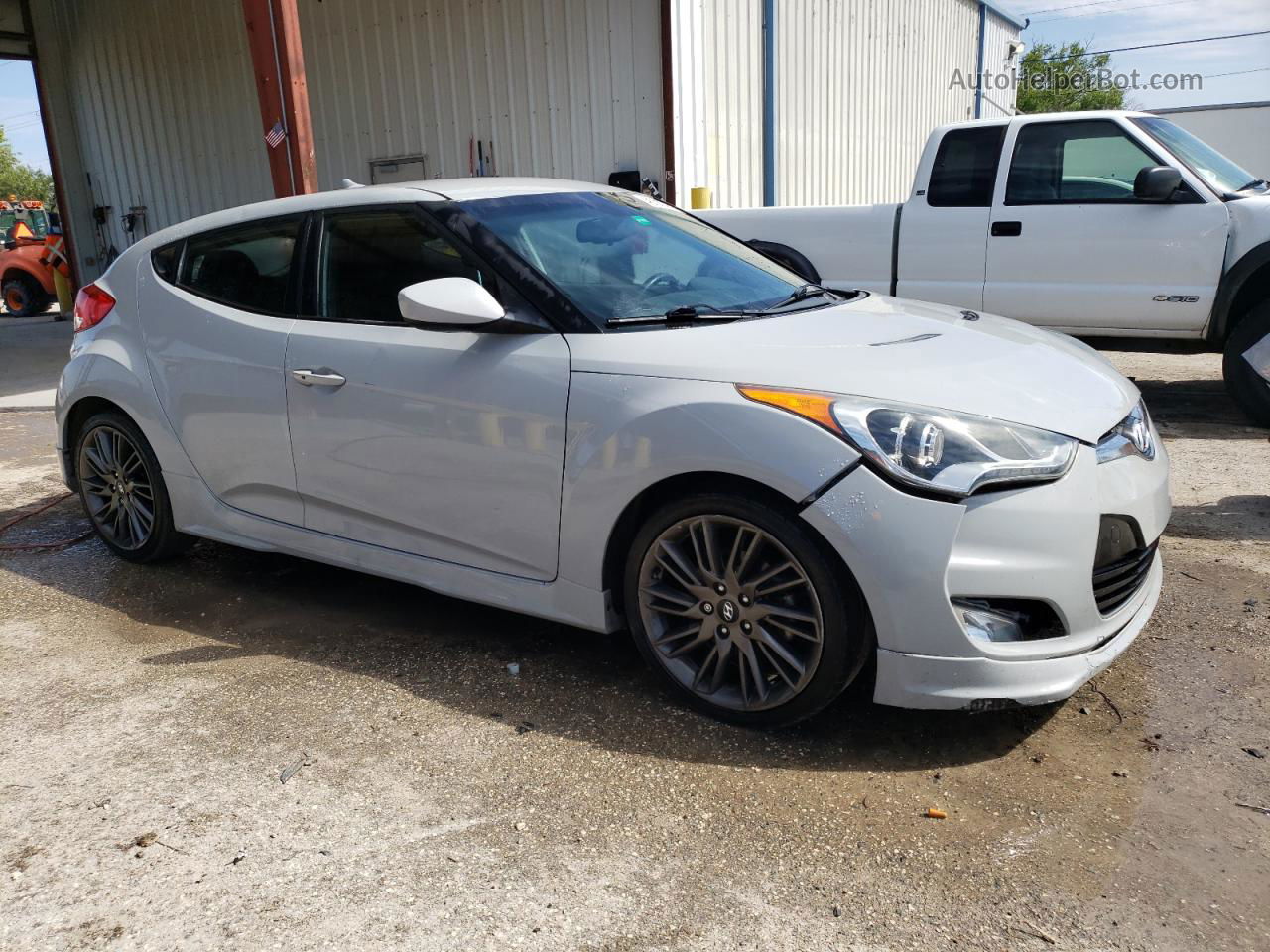 2013 Hyundai Veloster  White vin: KMHTC6AD9DU128319