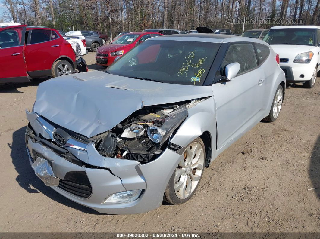 2013 Hyundai Veloster Base W/black Silver vin: KMHTC6AD9DU164902