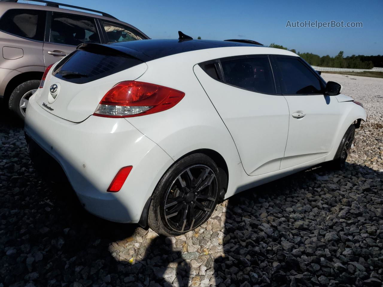 2013 Hyundai Veloster  White vin: KMHTC6ADXDU085738