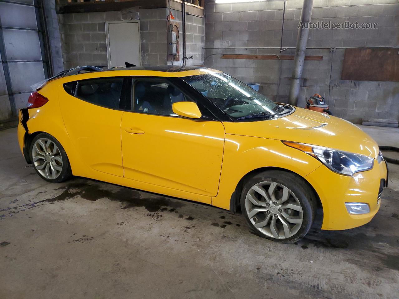 2013 Hyundai Veloster  Yellow vin: KMHTC6ADXDU121153