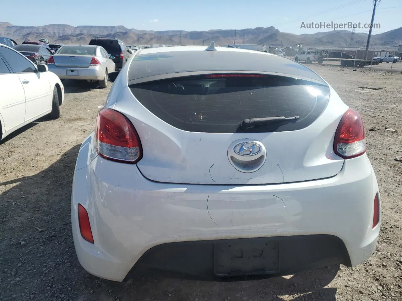 2013 Hyundai Veloster  White vin: KMHTC6ADXDU123355