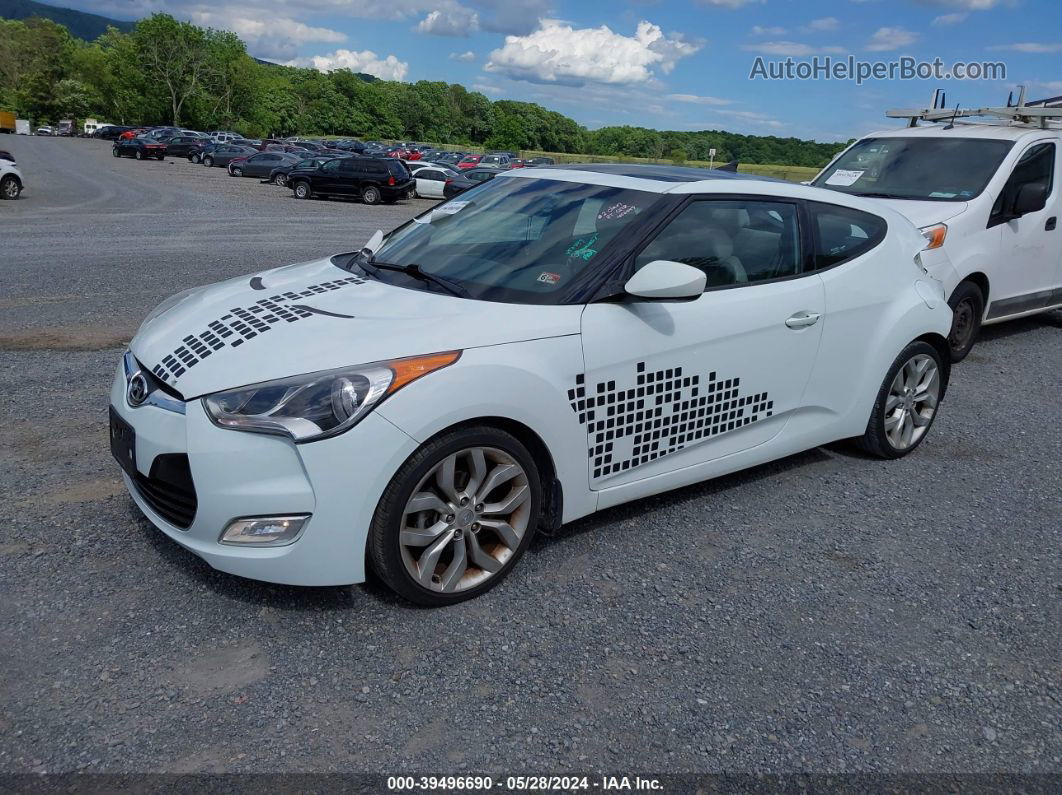 2013 Hyundai Veloster Base W/gray White vin: KMHTC6ADXDU138874