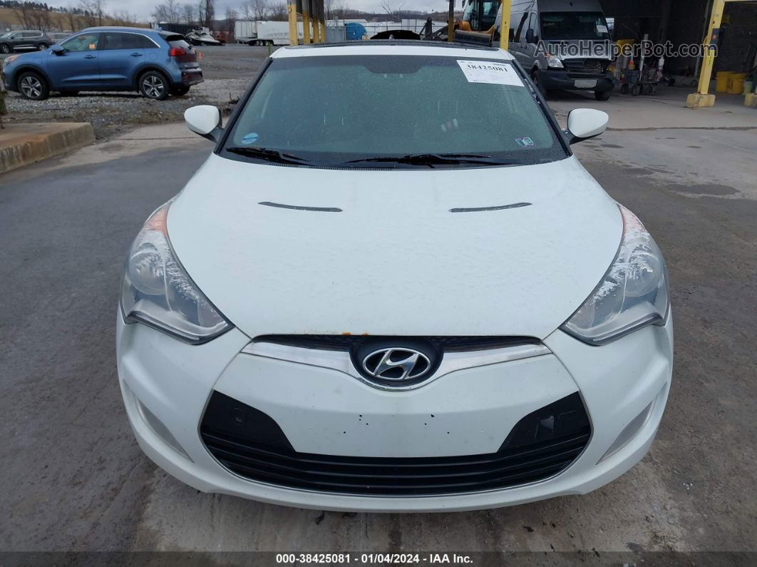 2013 Hyundai Veloster Base W/black White vin: KMHTC6ADXDU177304