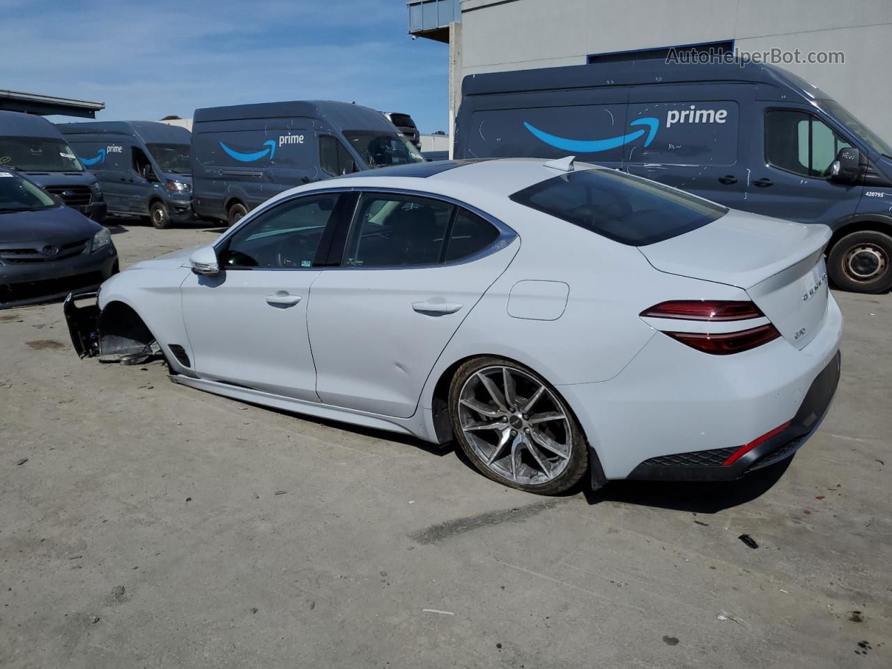 2022 Genesis G70 Base White vin: KMTG34TA0NU089801