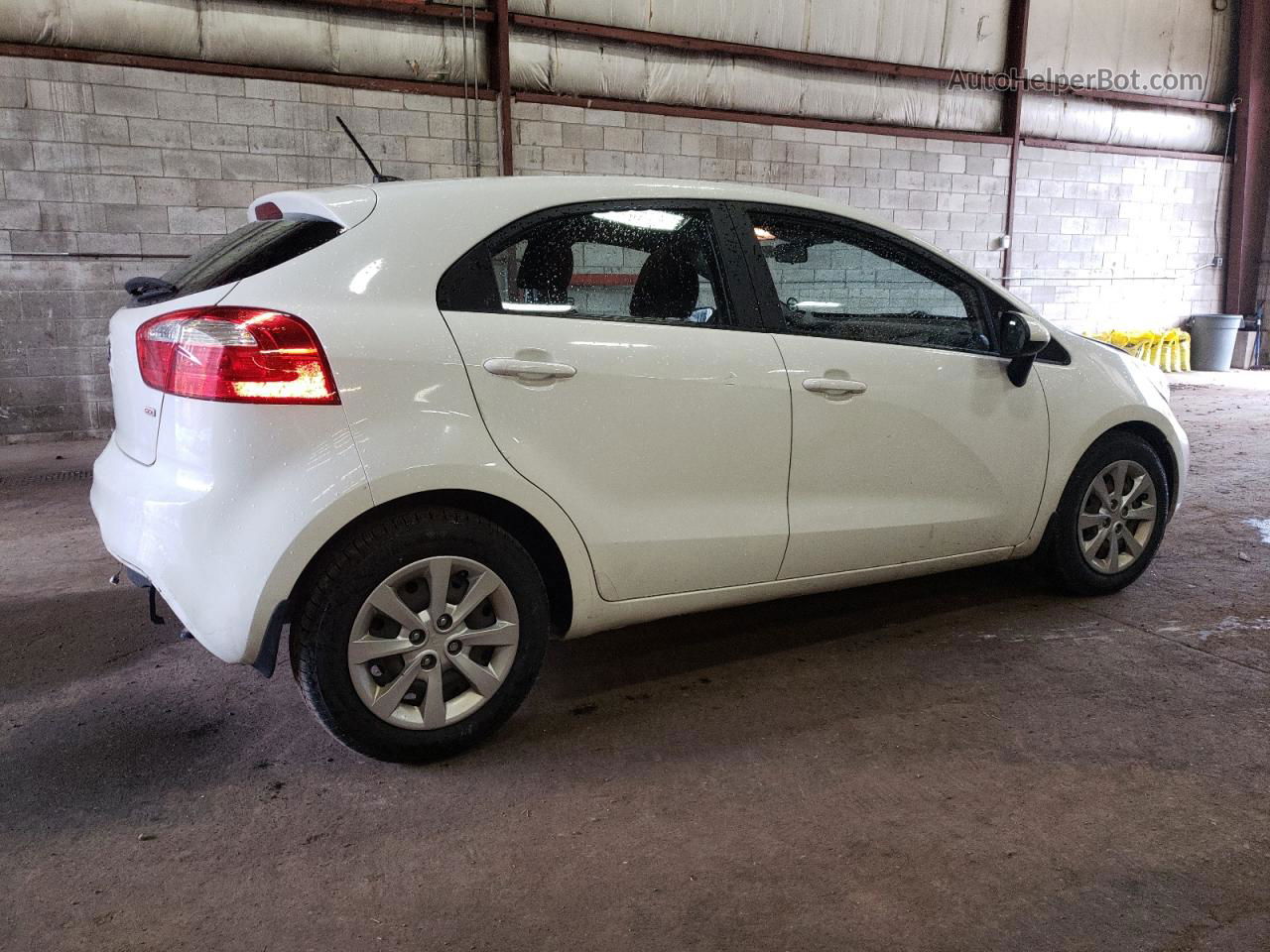 2014 Kia Rio Lx White vin: KNADM5A35E6945717