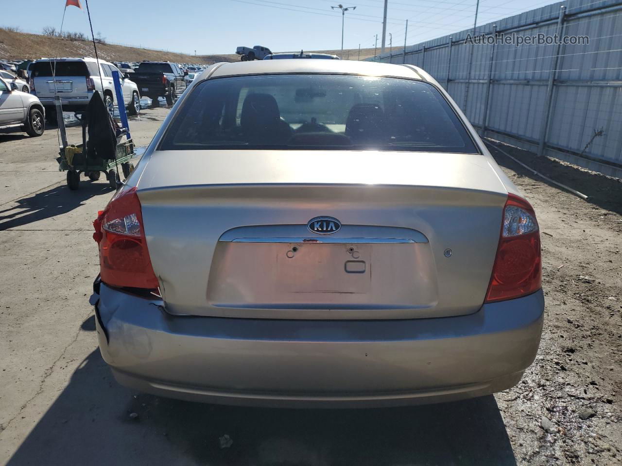 2005 Kia Spectra Lx Gold vin: KNAFE122555098093