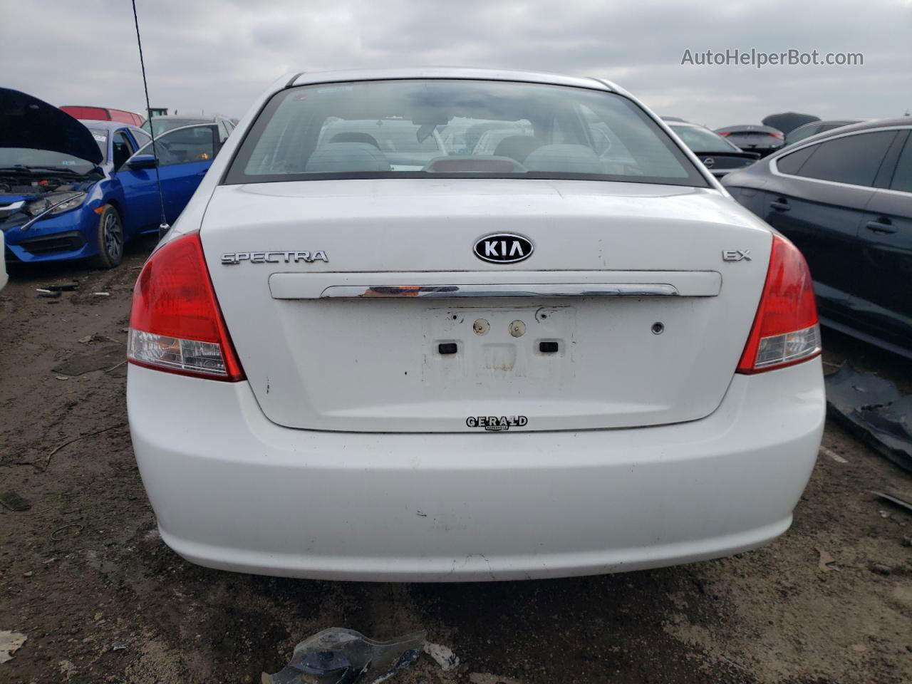 2009 Kia Spectra Ex White vin: KNAFE221095649520