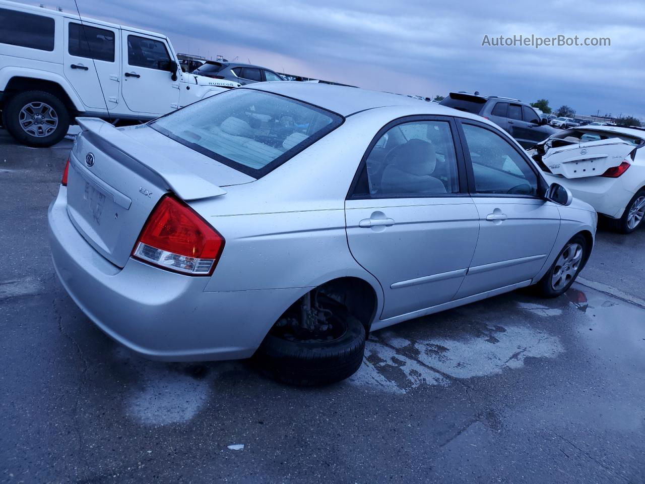 2009 Kia Spectra Ex Silver vin: KNAFE221495605973