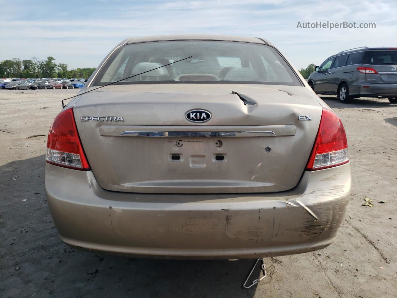 2009 Kia Spectra Ex Gold vin: KNAFE221995599314