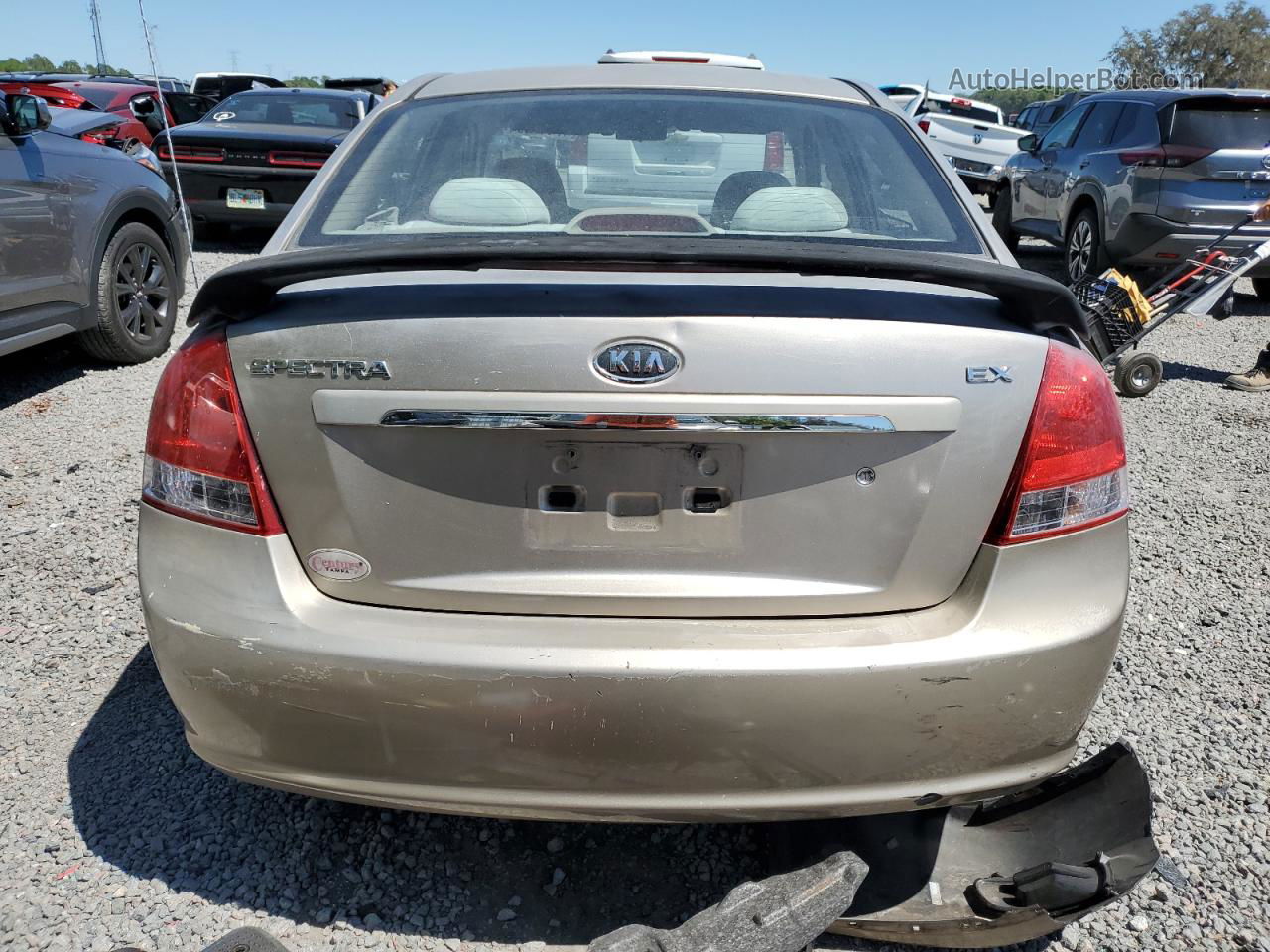 2009 Kia Spectra Ex Gold vin: KNAFE221X95615424