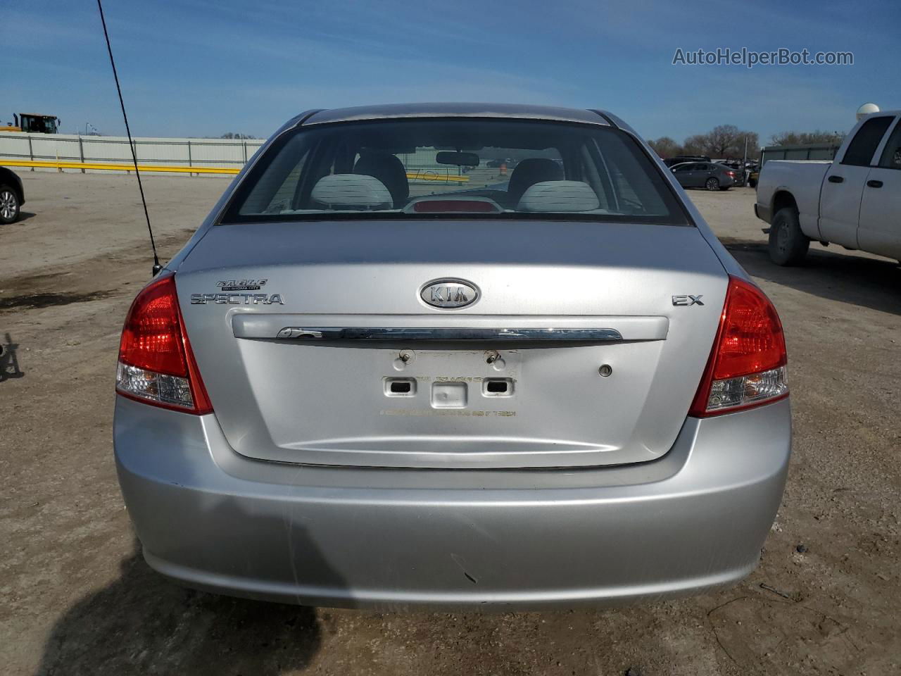 2009 Kia Spectra Ex Серебряный vin: KNAFE221X95651159