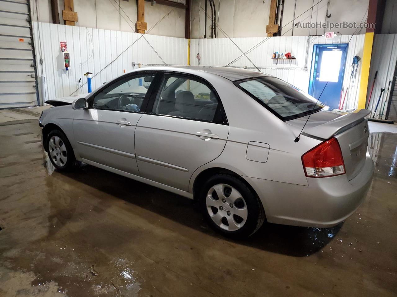 2009 Kia Spectra Ex Silver vin: KNAFE222195615417