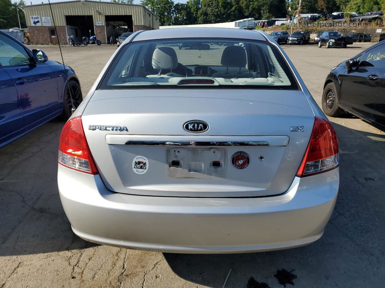 2009 Kia Spectra Ex Silver vin: KNAFE222895619271