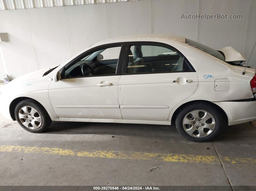 2009 Kia Spectra Lx Белый vin: KNAFE222895662511