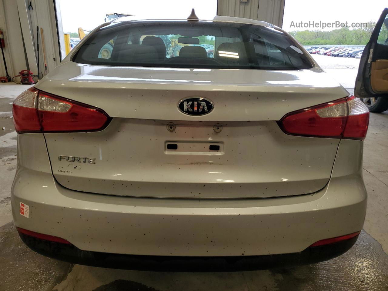 2016 Kia Forte Lx Серебряный vin: KNAFK4A6XG5539038