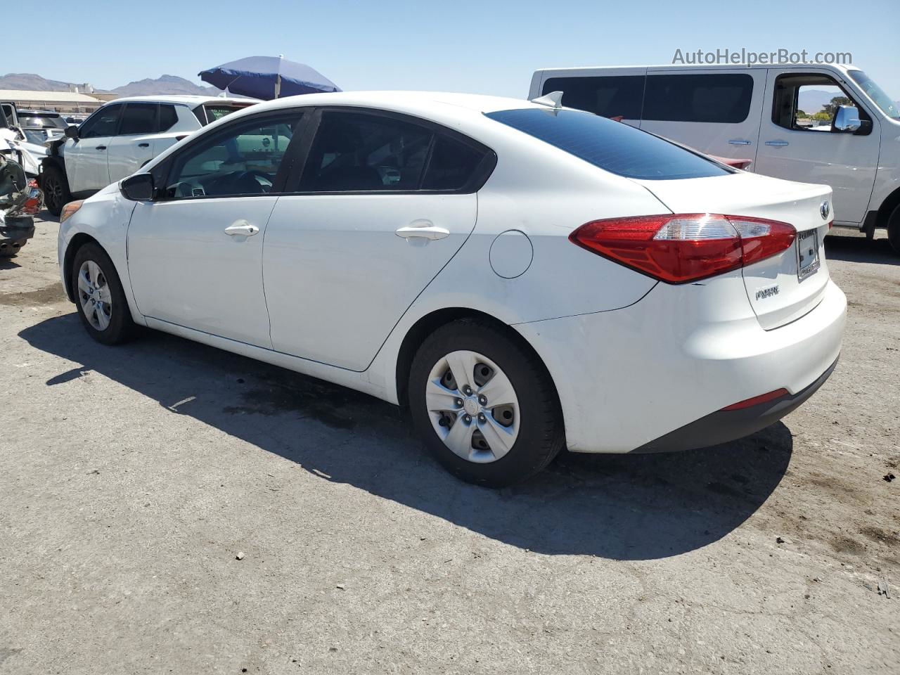 2016 Kia Forte Lx Белый vin: KNAFK4A6XG5591446