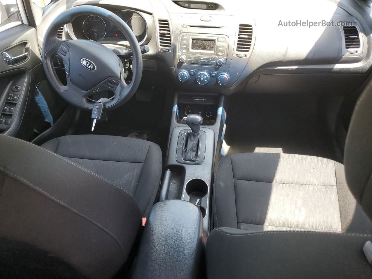 2016 Kia Forte Lx Белый vin: KNAFK4A6XG5591446