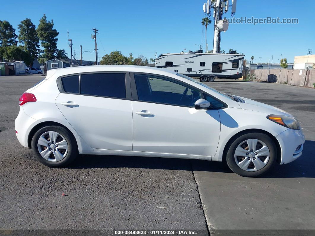 2016 Kia Forte Lx White vin: KNAFK5A80G5593343