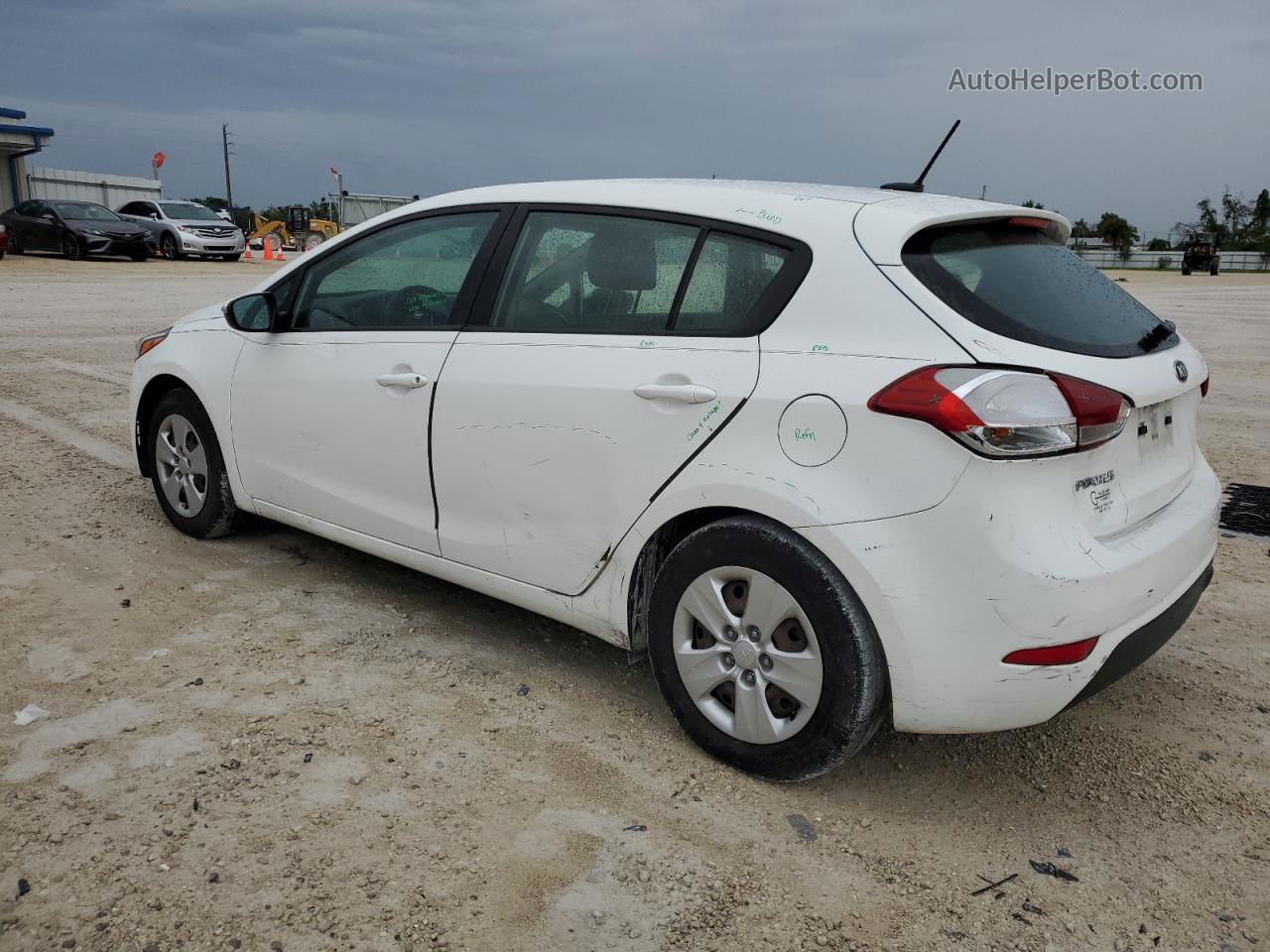 2017 Kia Forte Lx Белый vin: KNAFK5A81H5677009