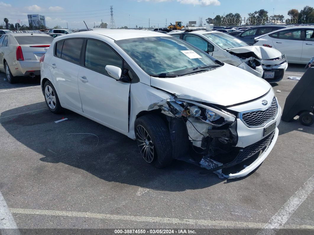 2016 Kia Forte Lx White vin: KNAFK5A82G5597913