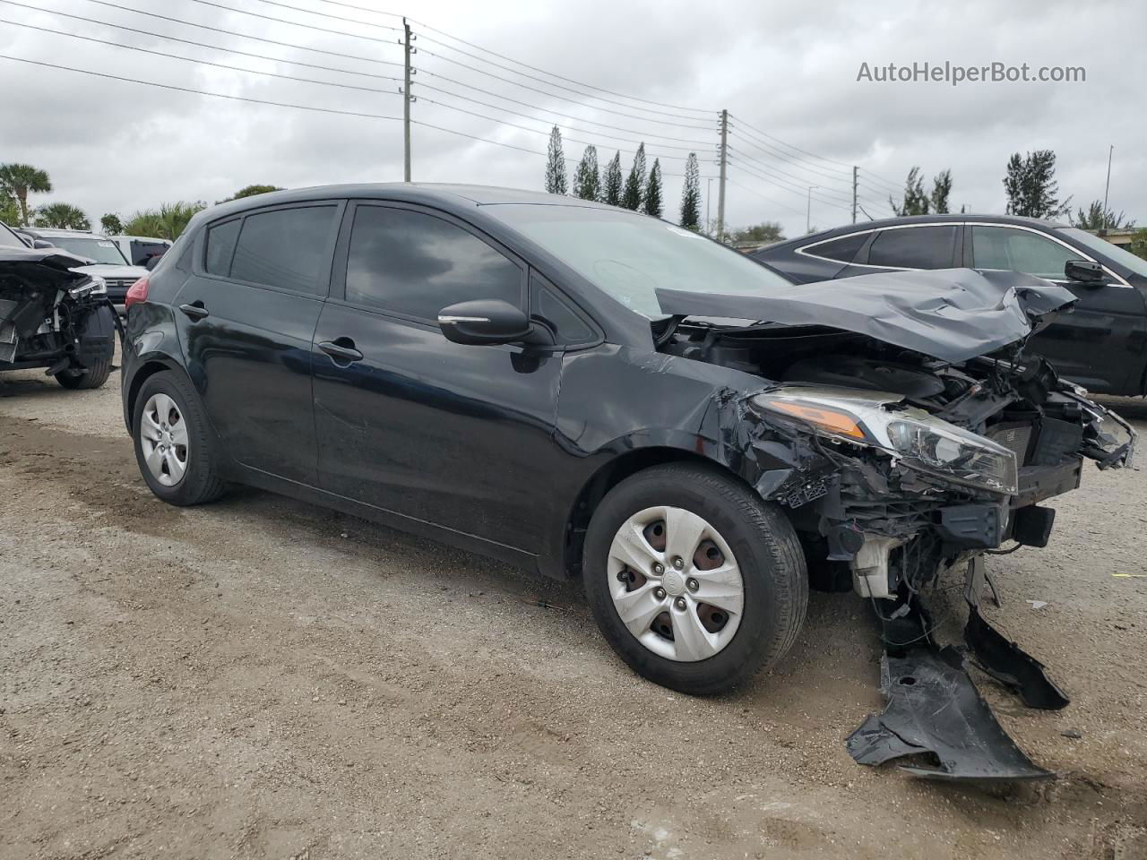 2017 Kia Forte Lx Черный vin: KNAFK5A82H5719266