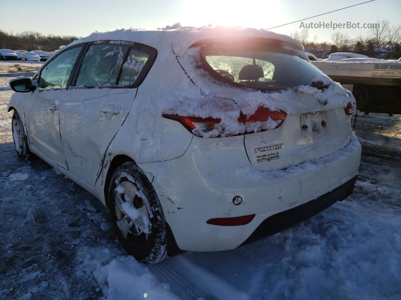 2017 Kia Forte Lx White vin: KNAFK5A89H5677856