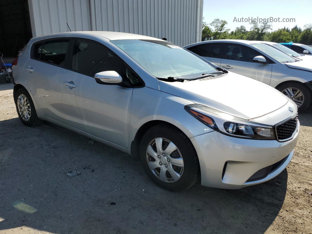 2017 Kia Forte Lx Silver vin: KNAFK5A8XH5701551