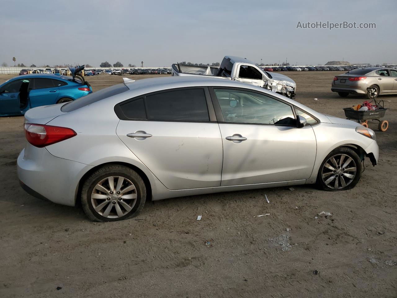 2016 Kia Forte Lx Серебряный vin: KNAFX4A63G5485390