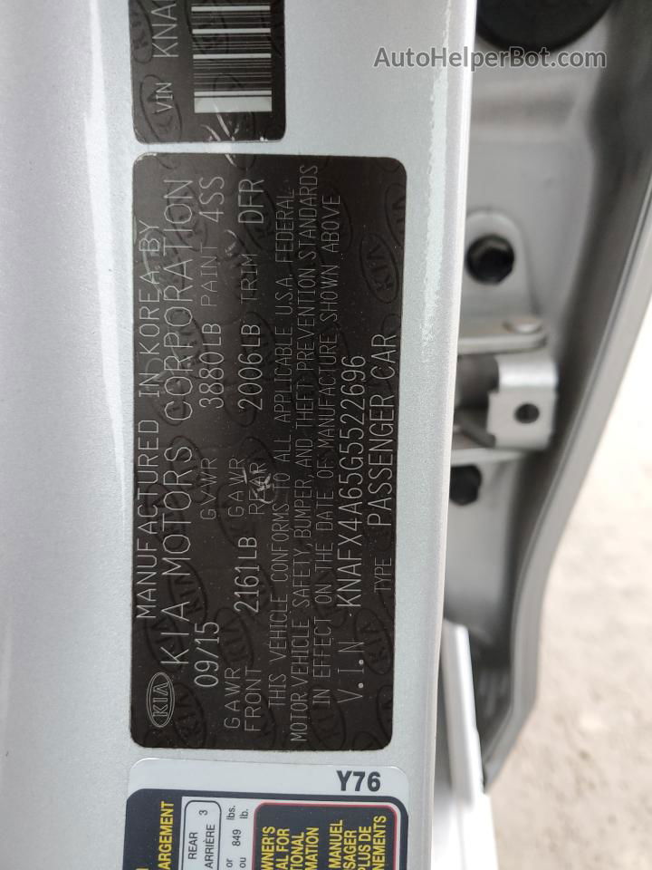 2016 Kia Forte Lx Серебряный vin: KNAFX4A65G5522696