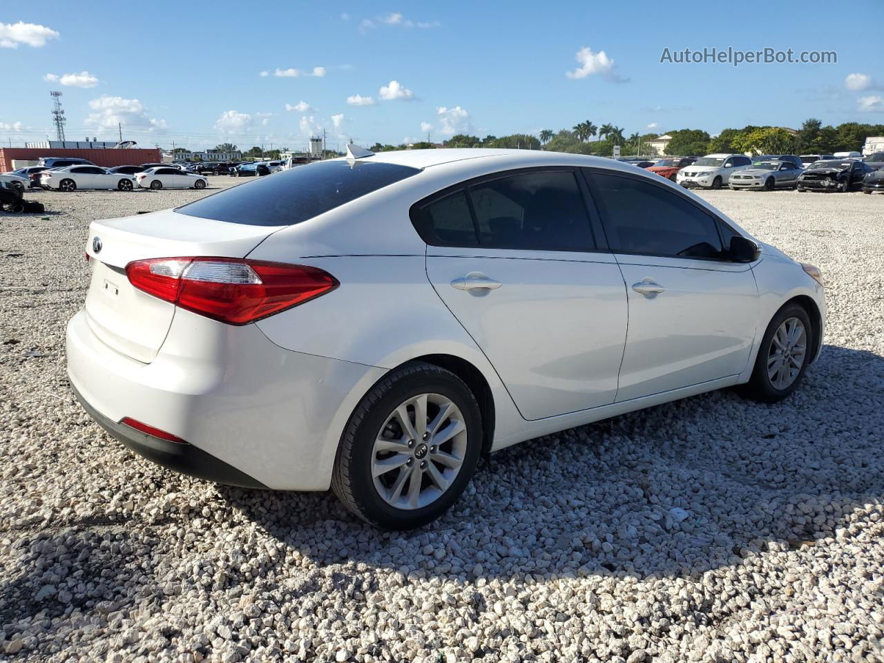 2016 Kia Forte Lx White vin: KNAFX4A65G5551017