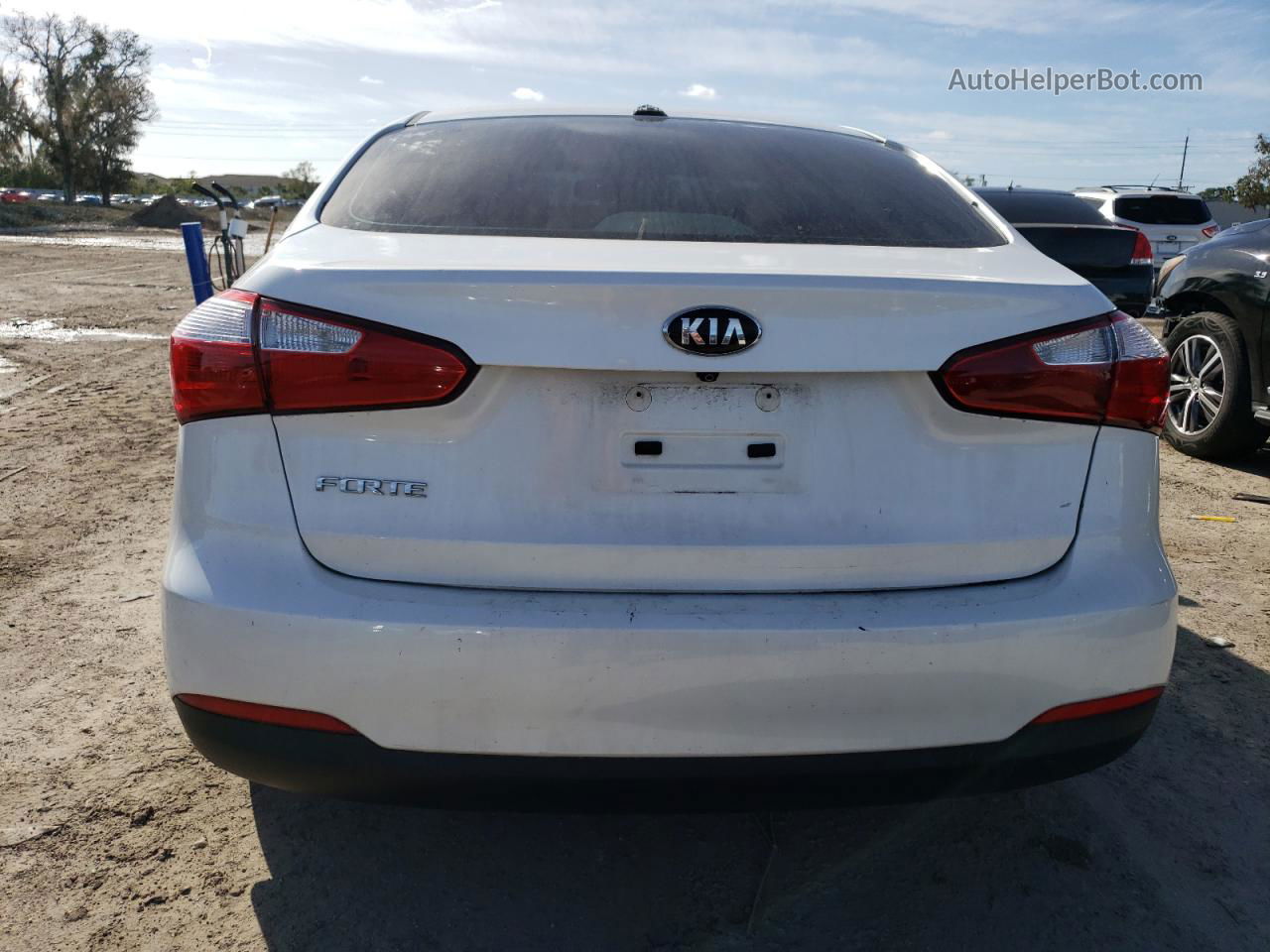 2016 Kia Forte Lx White vin: KNAFX4A69G5575434