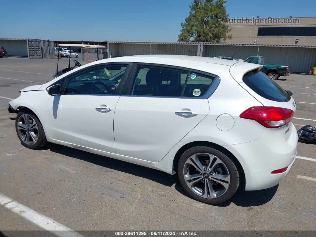 2016 Kia Forte Ex Белый vin: KNAFX5A80G5601250