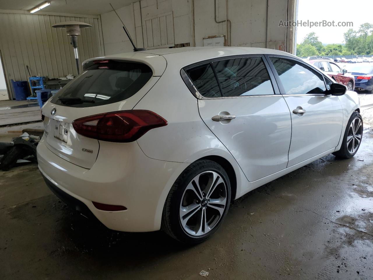 2016 Kia Forte Ex White vin: KNAFX5A85G5546200