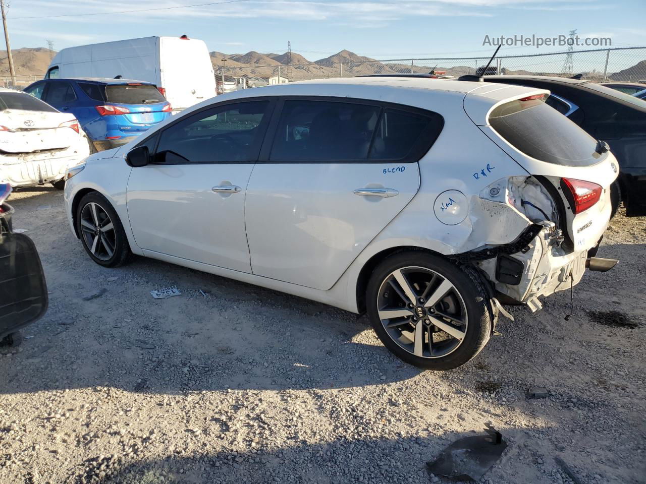 2017 Kia Forte Ex White vin: KNAFX5A85H5673790