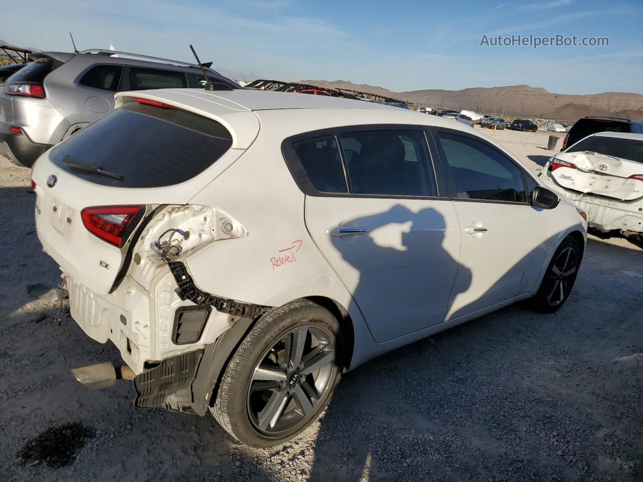 2017 Kia Forte Ex White vin: KNAFX5A85H5673790