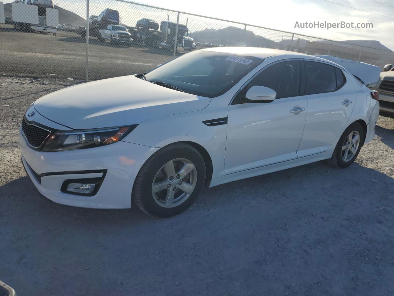 2015 Kia Optima Lx Белый vin: KNAGM4A73F5640007