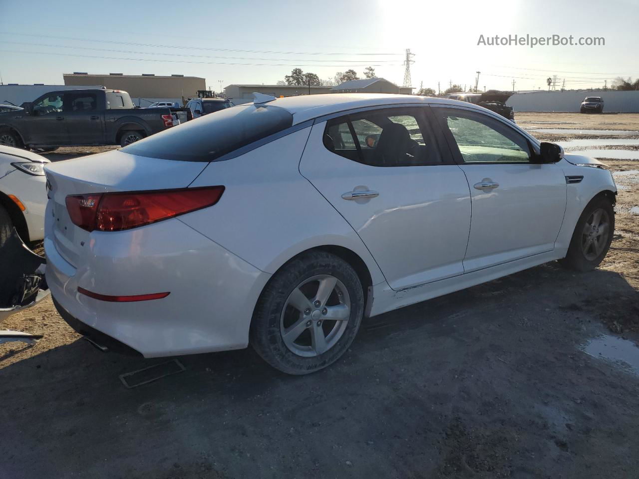 2014 Kia Optima Lx Белый vin: KNAGM4A74E5455060