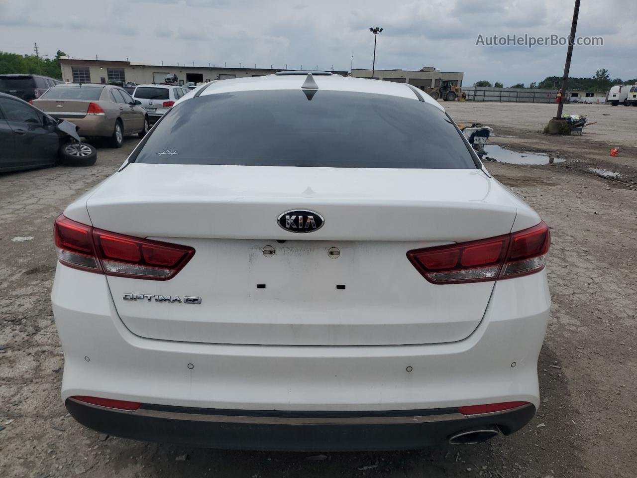 2018 Kia Optima Lx White vin: KNAGT4L32J5205954