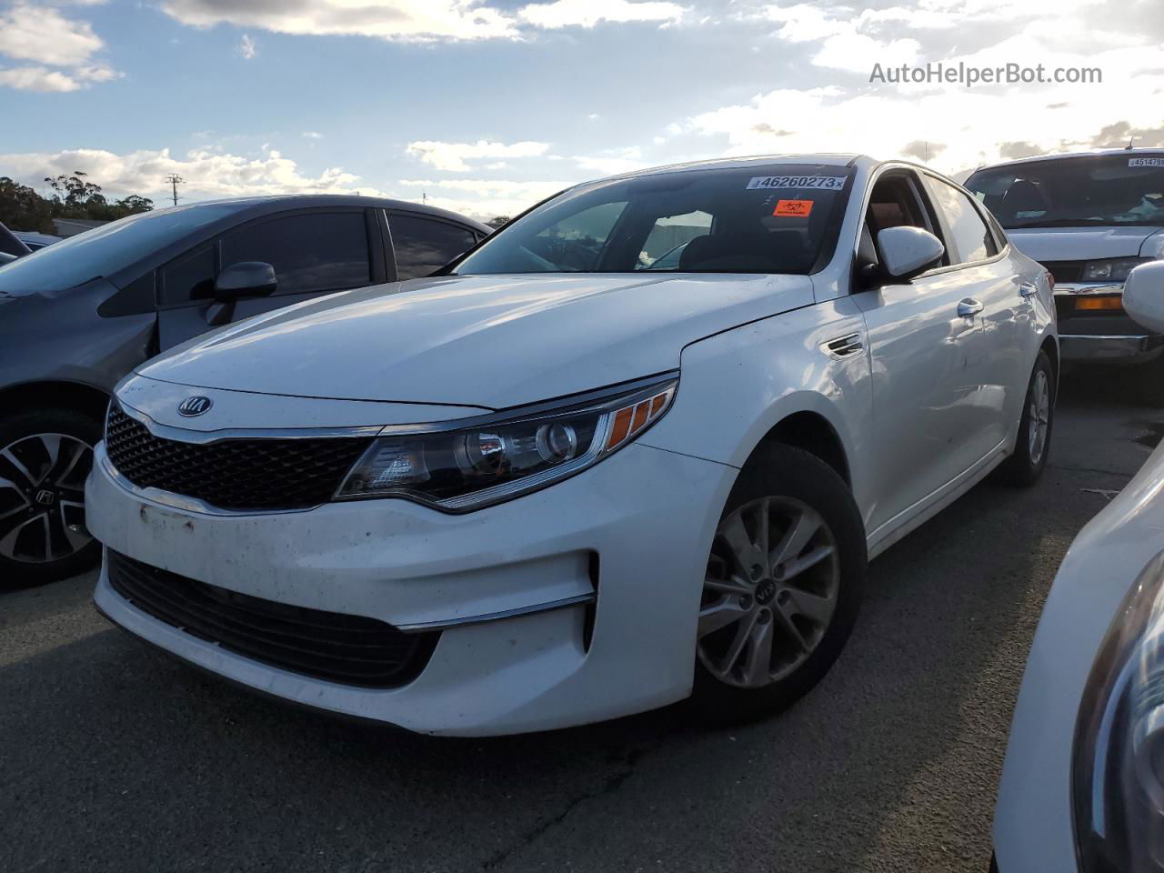 2018 Kia Optima Lx White vin: KNAGT4L33J5202562