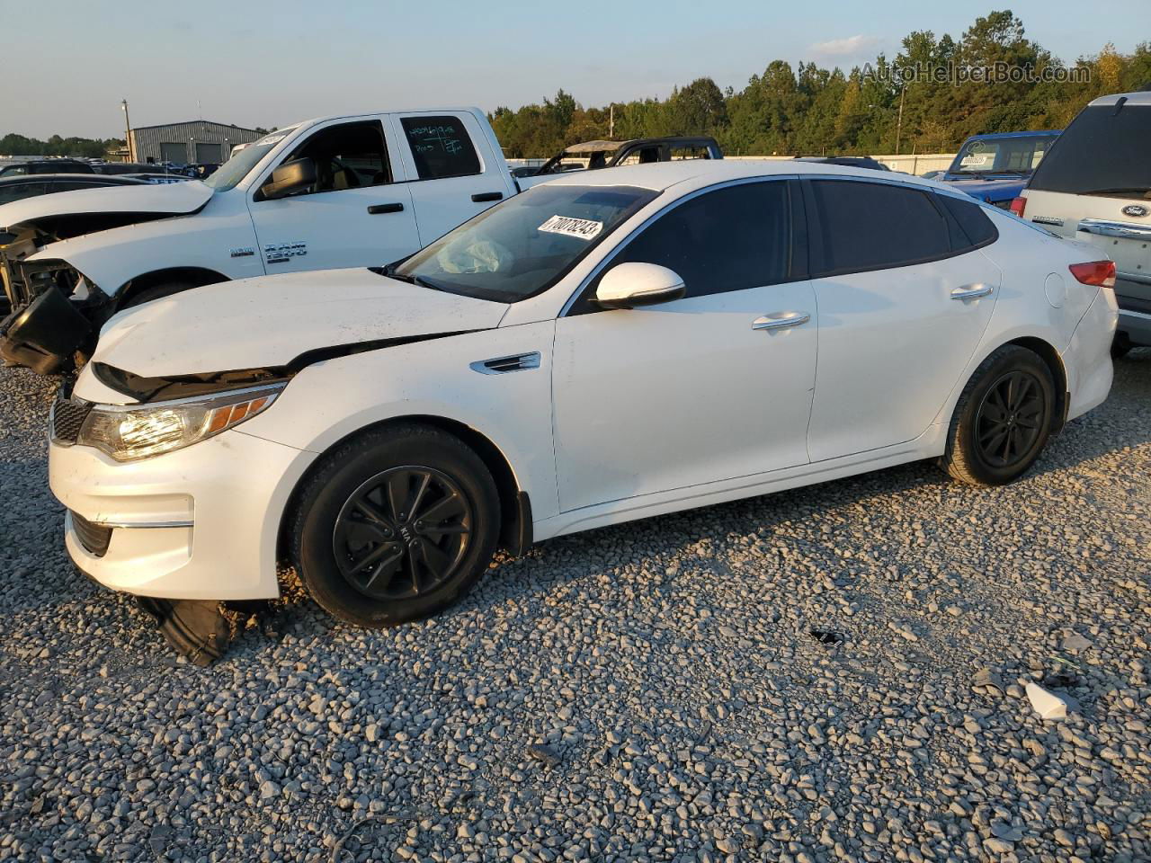 2018 Kia Optima Lx White vin: KNAGT4L34J5206135