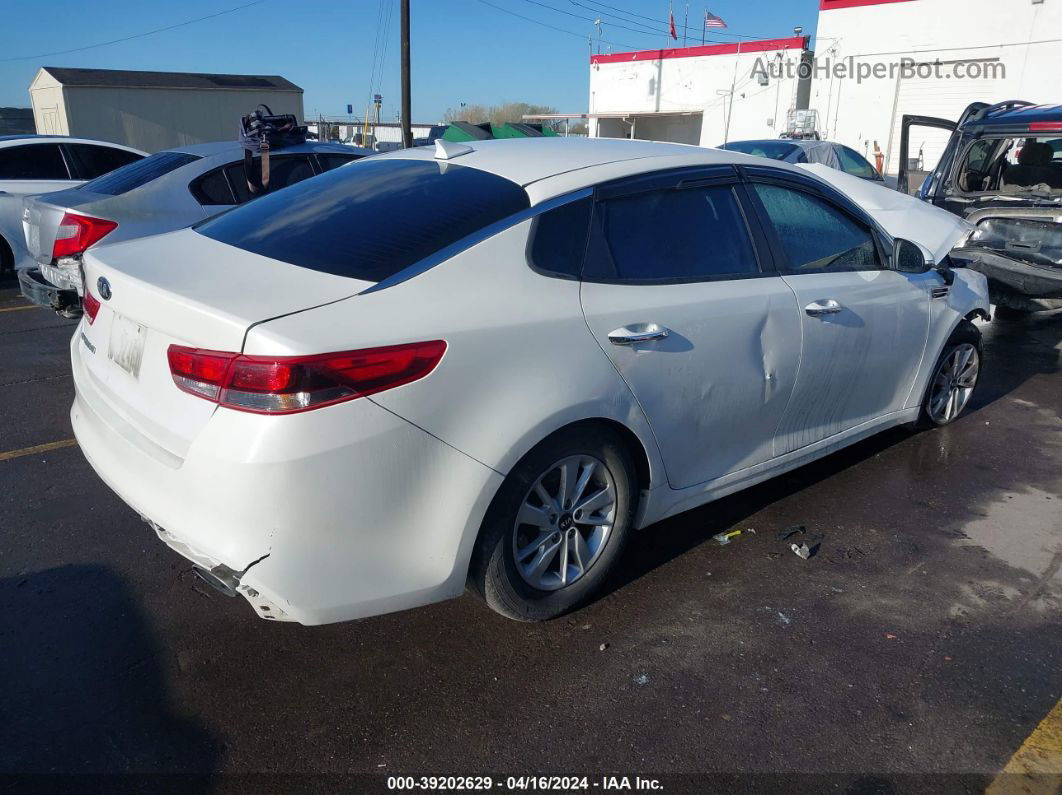 2017 Kia Optima Lx Белый vin: KNAGT4L35H5179148