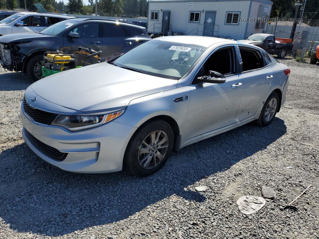 2017 Kia Optima Lx Серебряный vin: KNAGT4L37H5162142